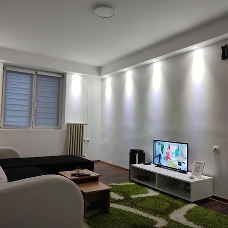 In Apartman U Samom Centru Obrenovca Apartment Obrenovac  Bagian luar foto